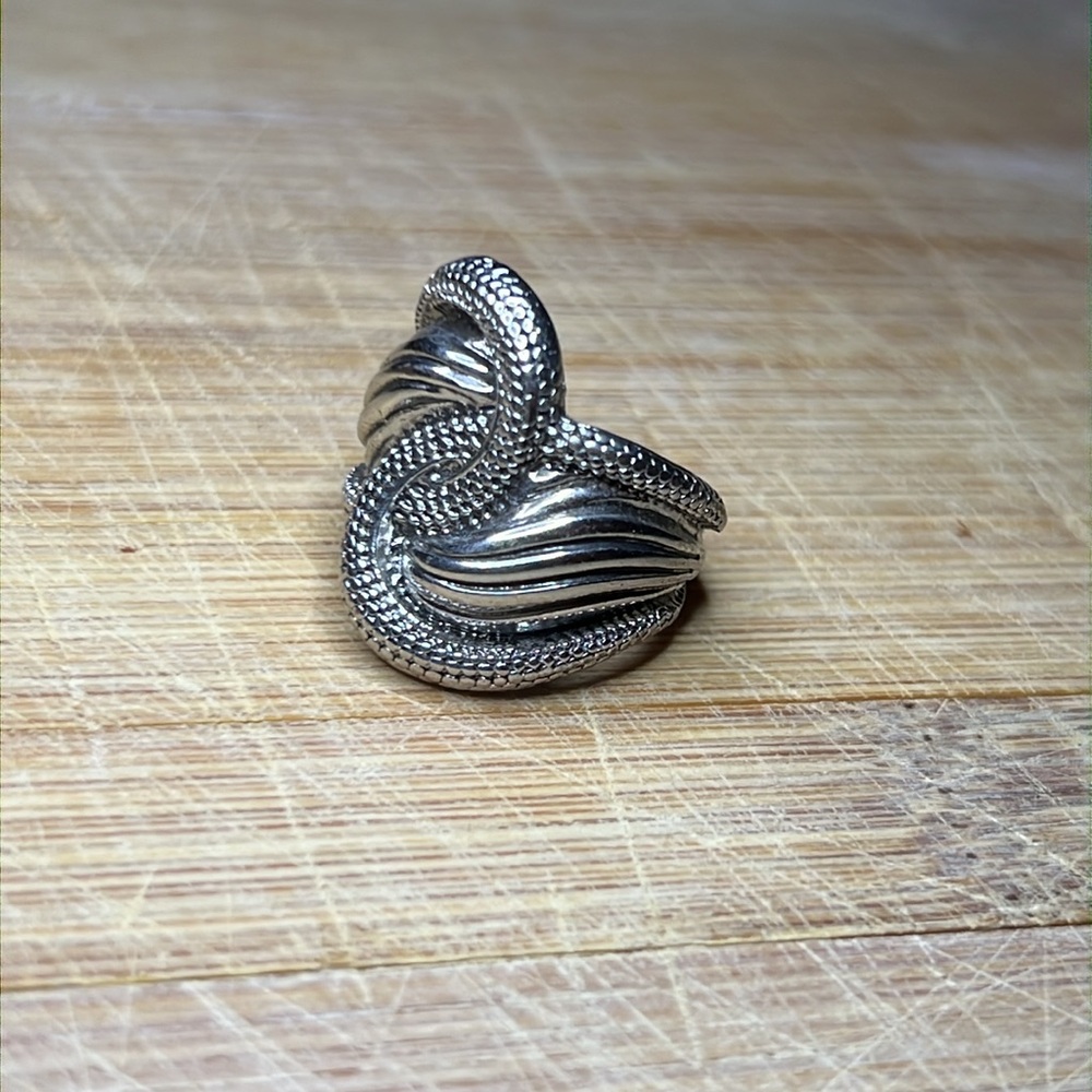 Fashion Ring Women’s Size 8